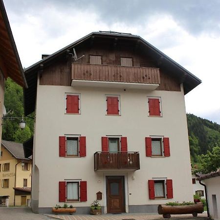 Durmi E Insumiasci Bed & Breakfast Forni Avoltri Luaran gambar